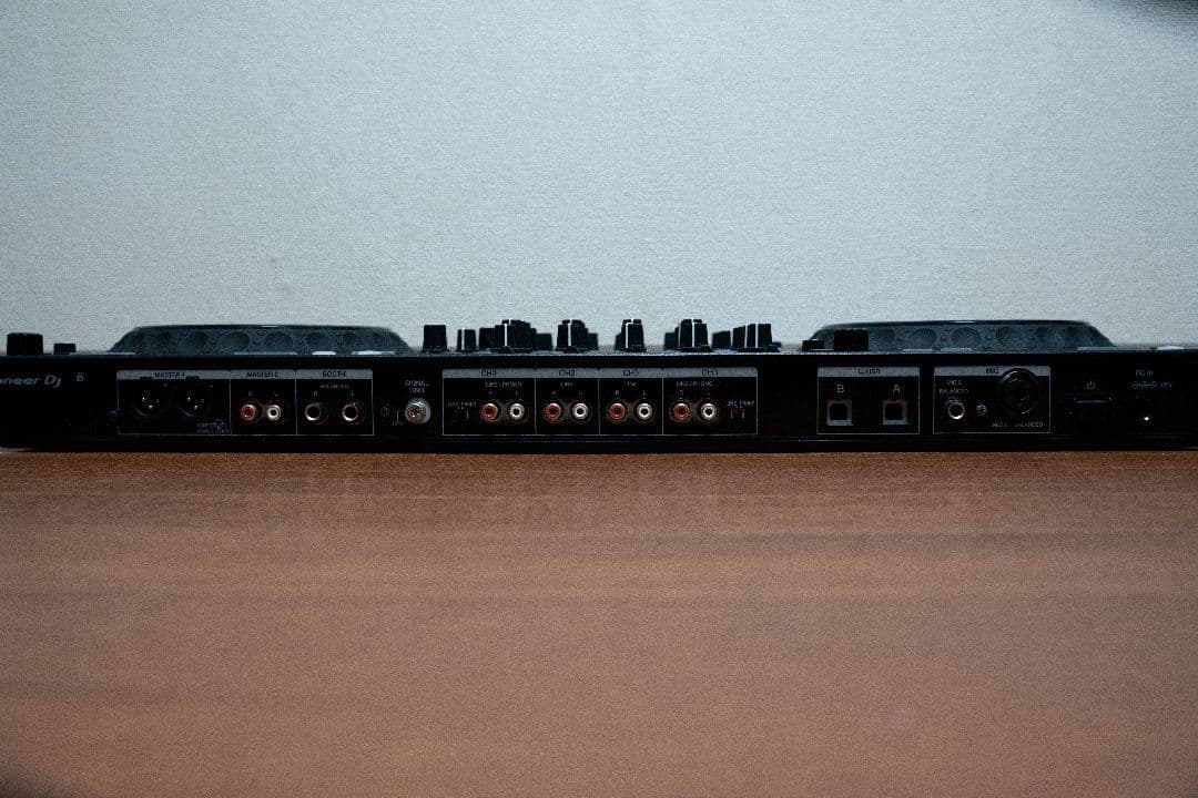 美品 22年製 箱有り Pioneer DDJ1000 PCスタンド付き