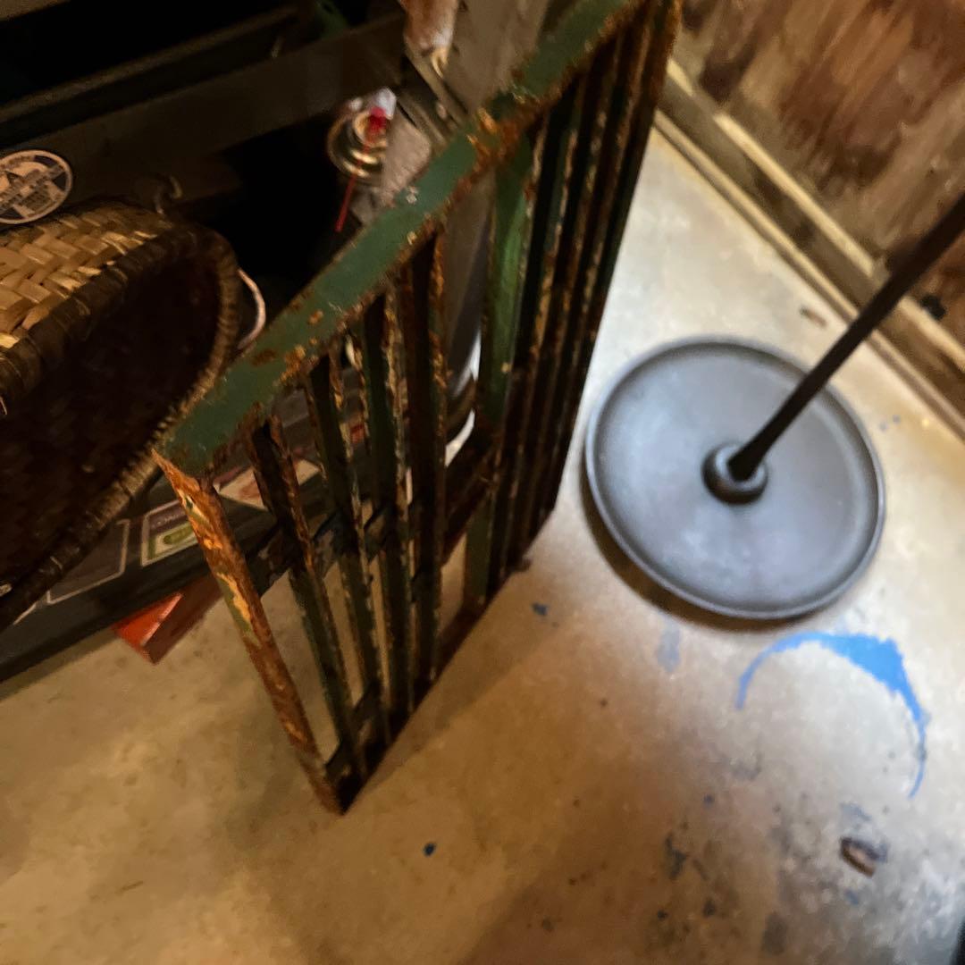 アンティーク　アイアン格子