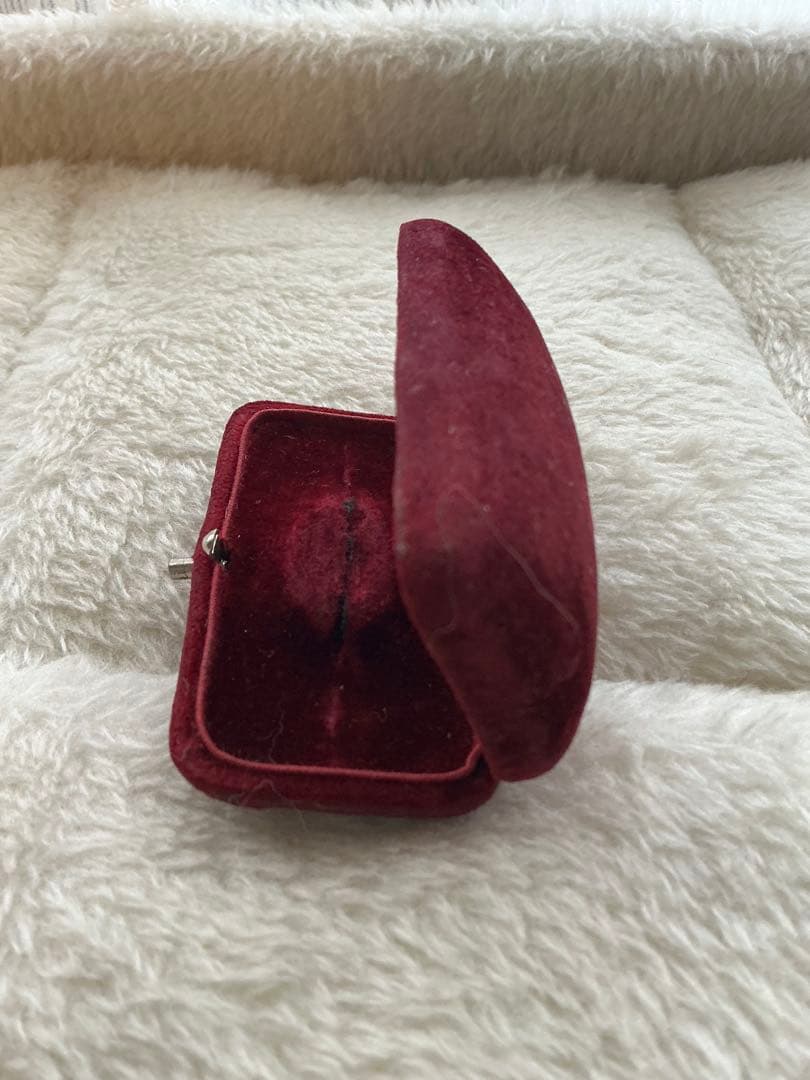 アンティークジュエリーボックス深紅のベルベットケース