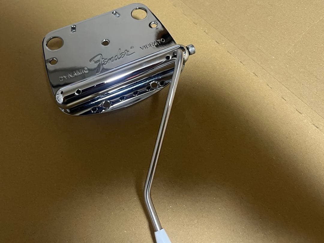 Fender Mustang Tremolo インチサイズ
