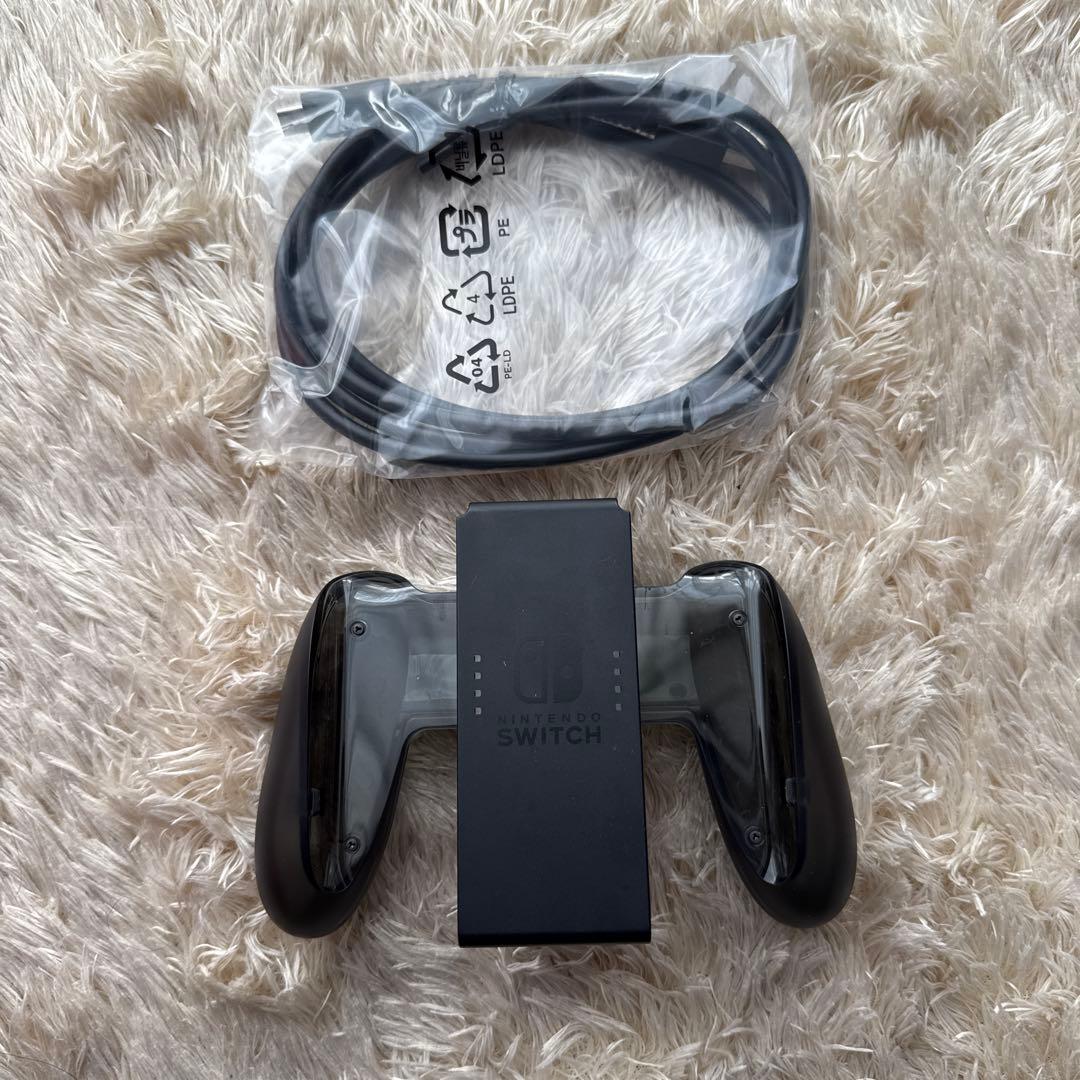 限定カラー Nintendo Switchマリオレッド+充電グリップ