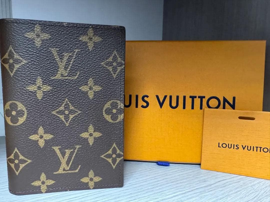 あ*り様 LOUIS VUITTON パスポートケース ヴィトン