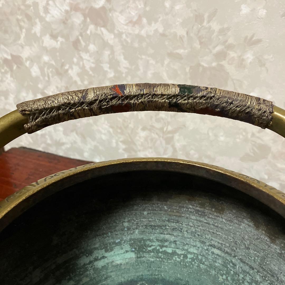 アンティークな黄銅製持ち手付き手焙り（波兎や雷紋などの装飾金工）