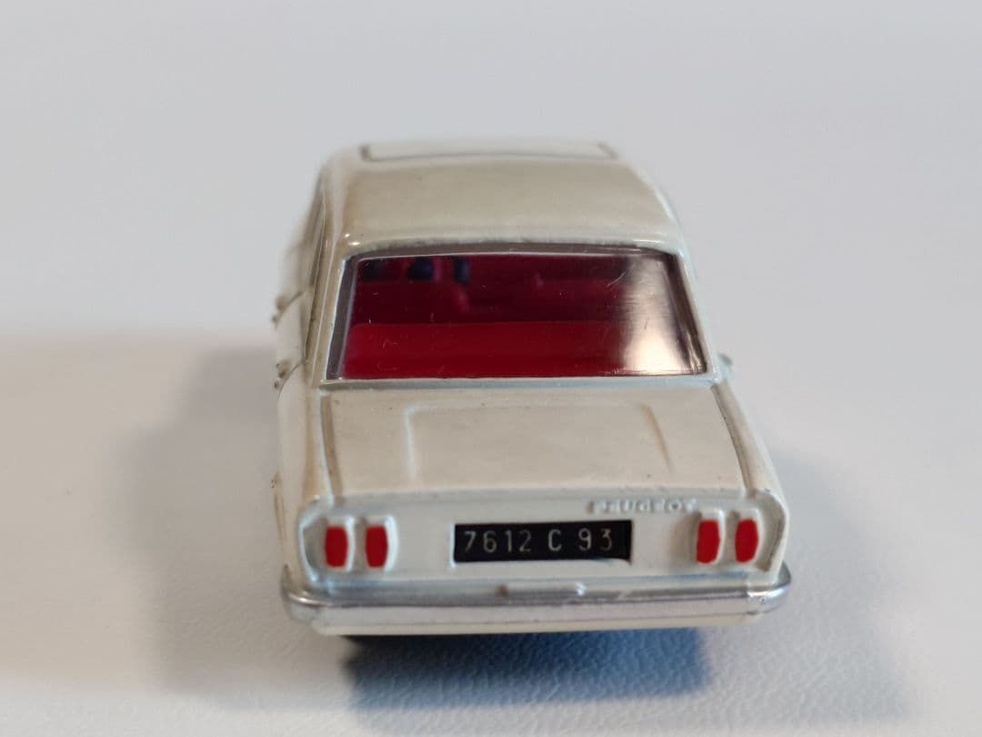ミニカー DINKY No.1428 PEUGEOT 304