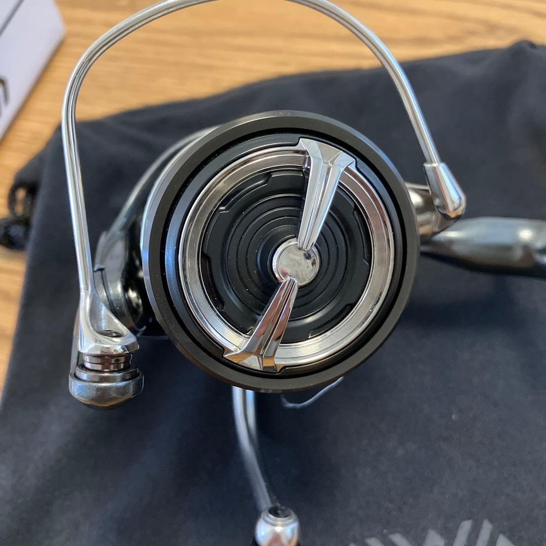 超美品 ダイワ 24ルビアス PC LT3000-XH