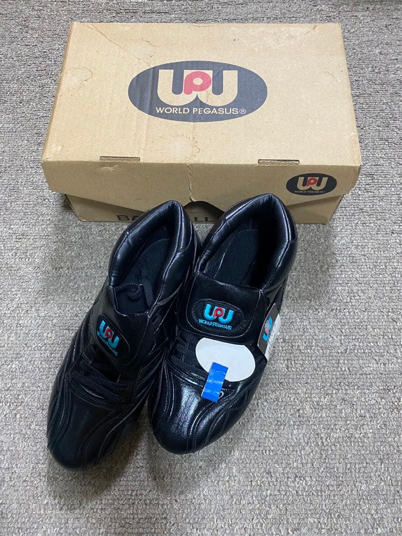 新品 タグ付き WORLD PEGASUS スパイク APS005 25.0