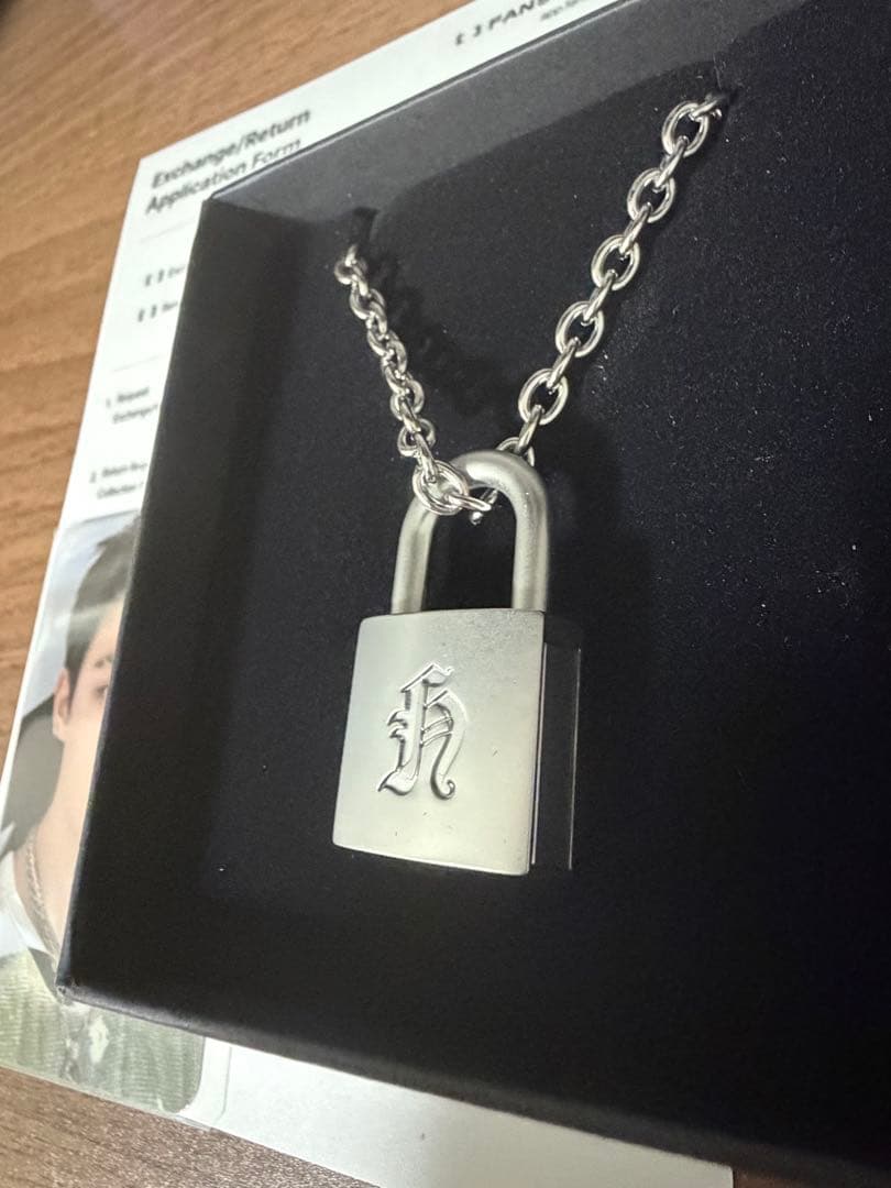 ヒョンジン・ネックレス 南京錠 <dominATE : celebrATE>