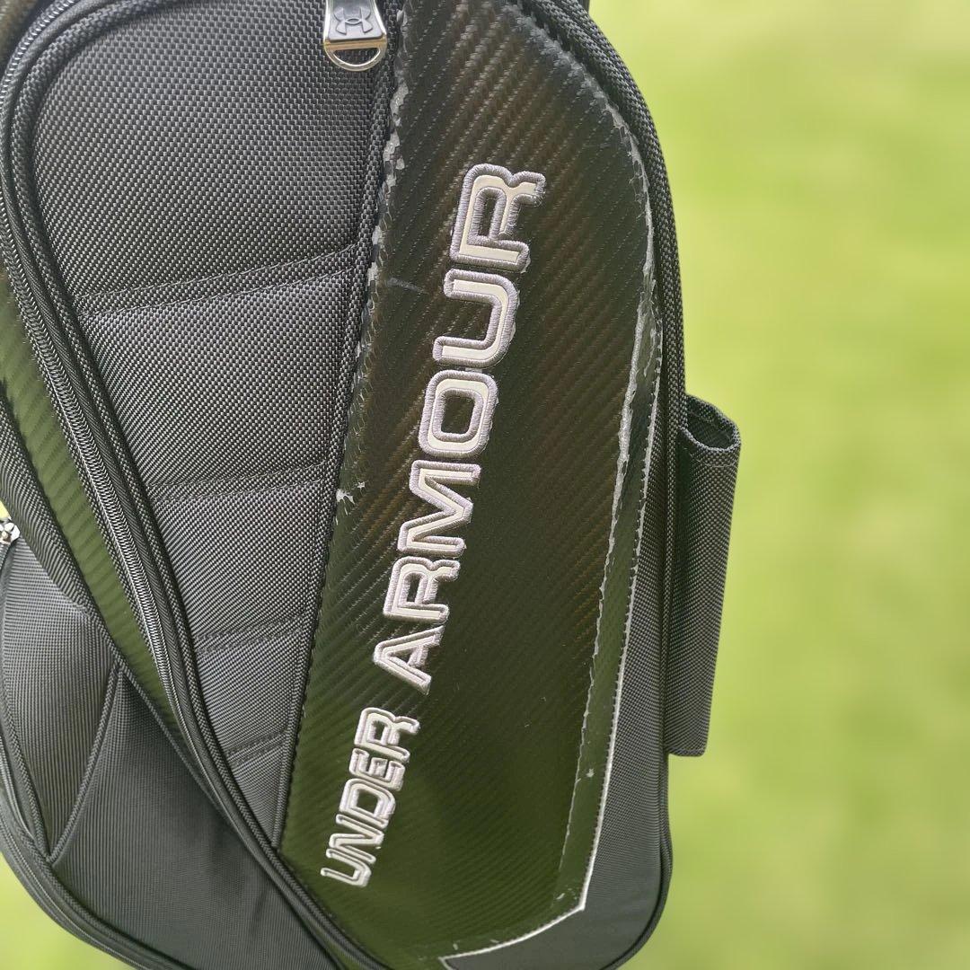 希少　アンダーアーマー　キャディーバッグ　ゴルフバッグ　ブラック