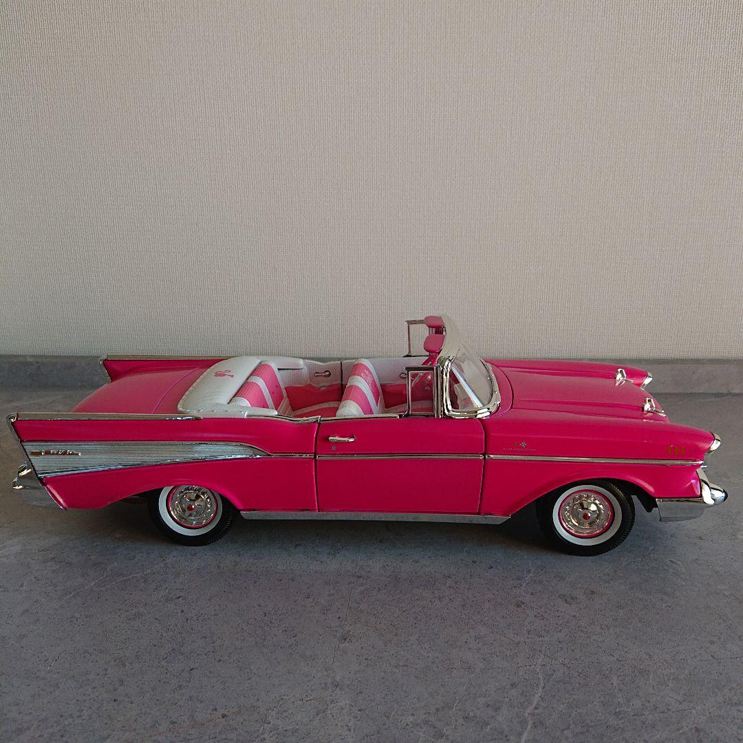 1/18 1957 シボレーベルエア バービー