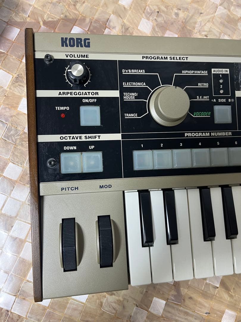 t*e様 KORG microKORG シンセサイザーとNumarkヘッドホンセ