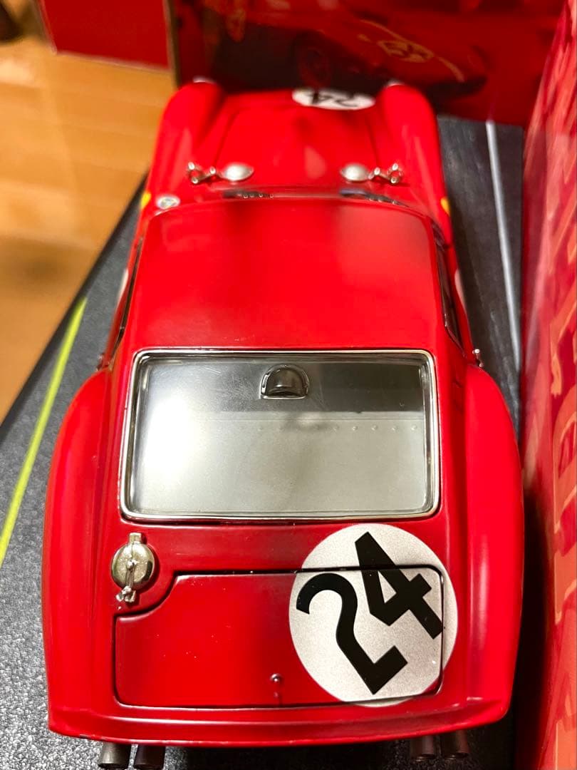 価格変更1/18ホットウィール フェラーリ250GTO ウェザリング仕様 未展示