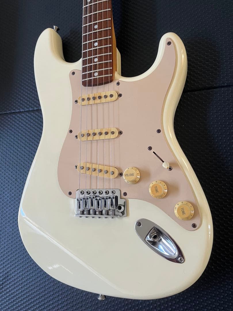 ギター Squier by Fender Stratocaster