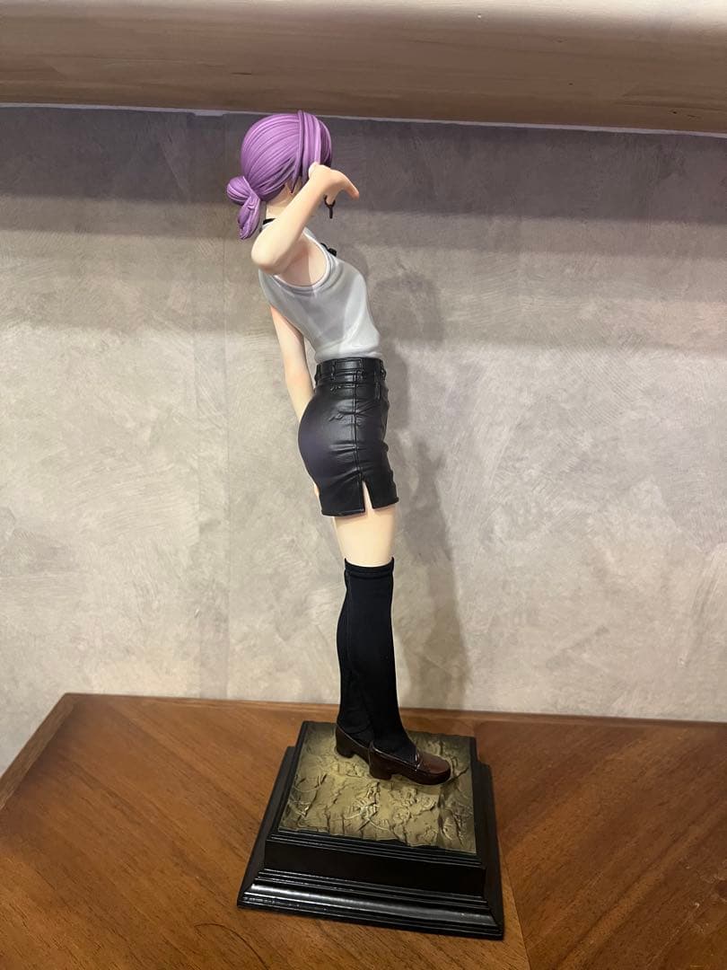 【海外製】劇場版チェンソーマン レゼ フィギュア　ガレージ