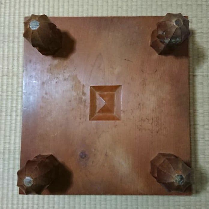 脚付き碁盤(高さ約8cm) 碁石付き(蛤・那智黒石)