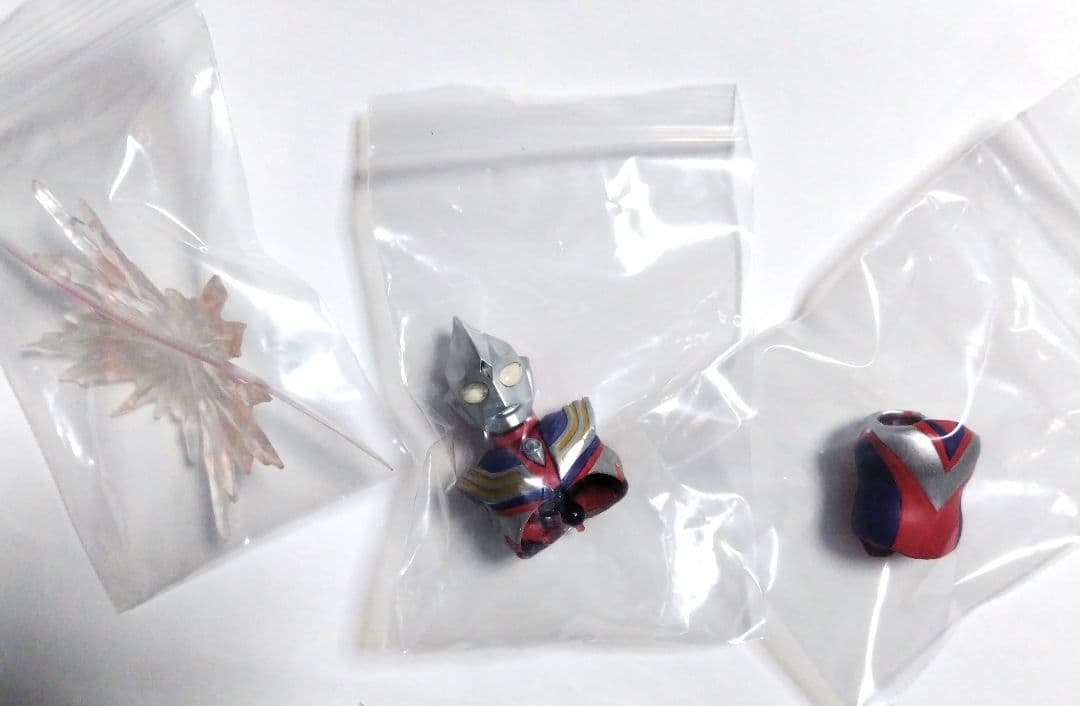 真骨彫　ウルトラマンティガ用　発光頭部＆発光胸部＆エフェクトパーツ