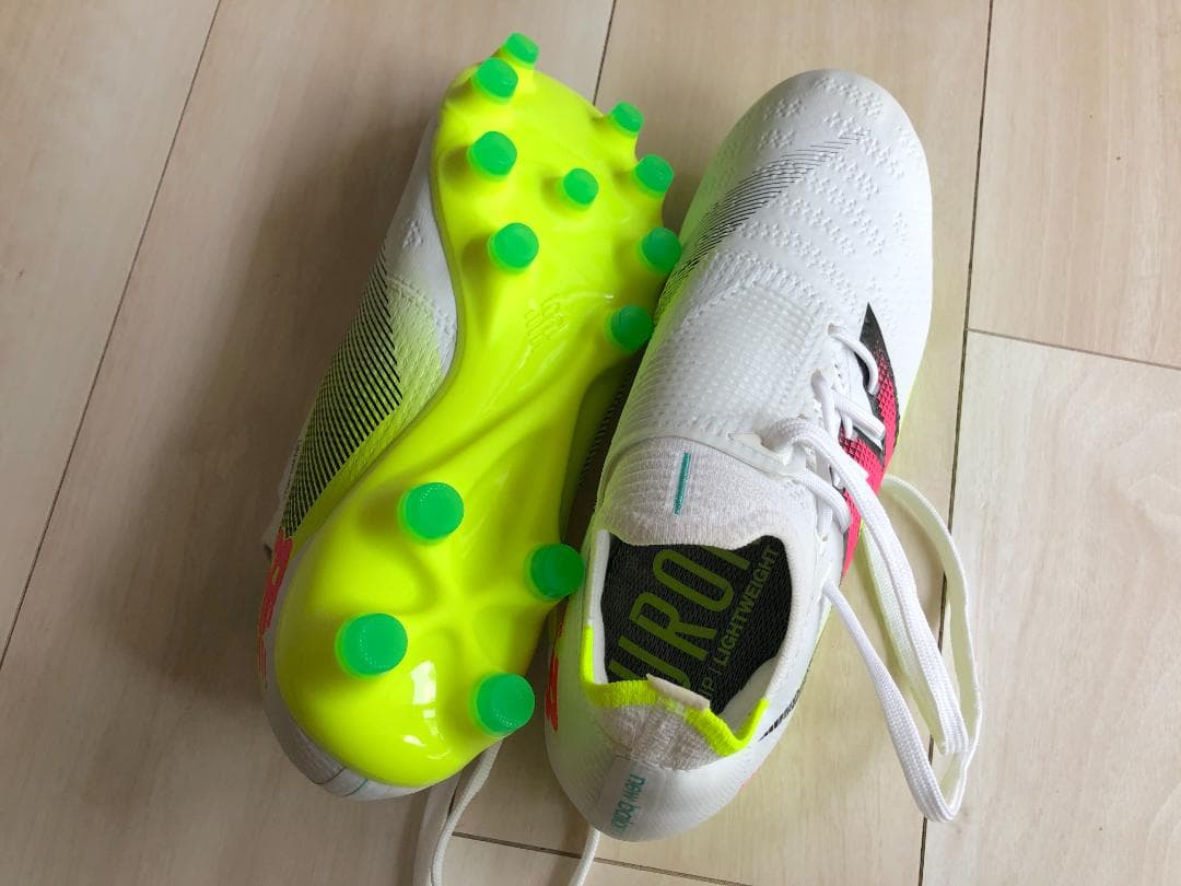 新品 ニューバランス　サッカースパイク　フューロン Furon v7