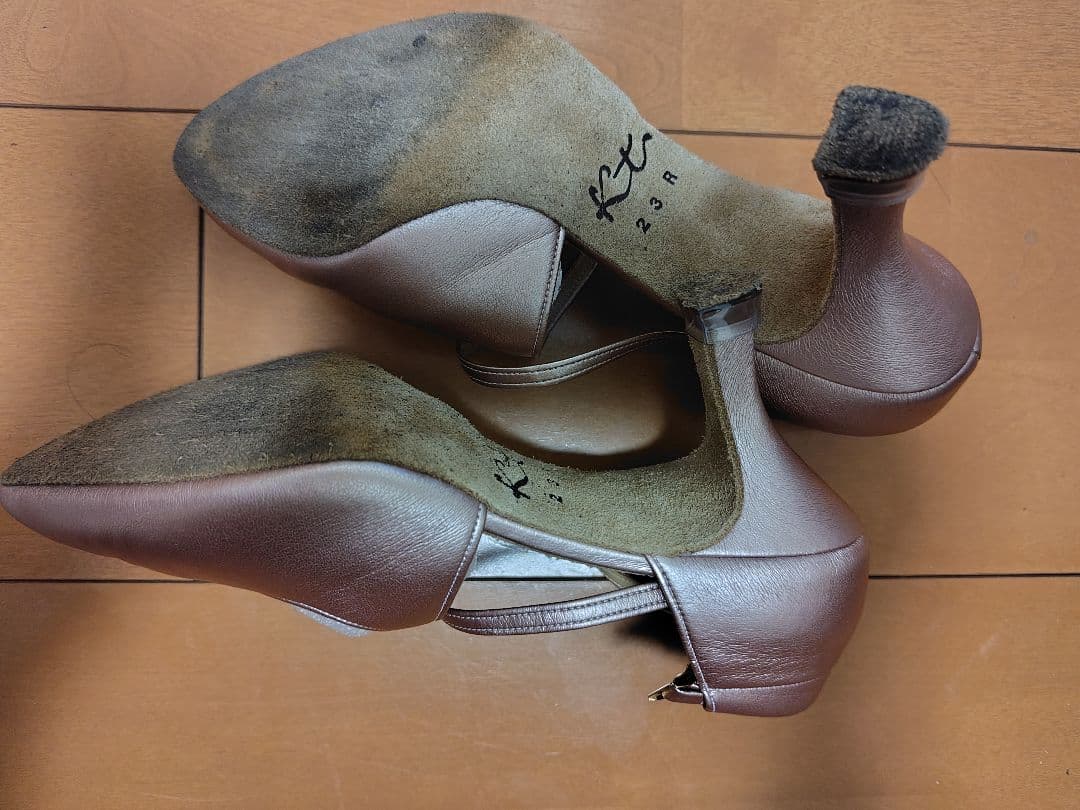 ケント社交ダンスシューズ２３センチ　替えヒールキャップ付き