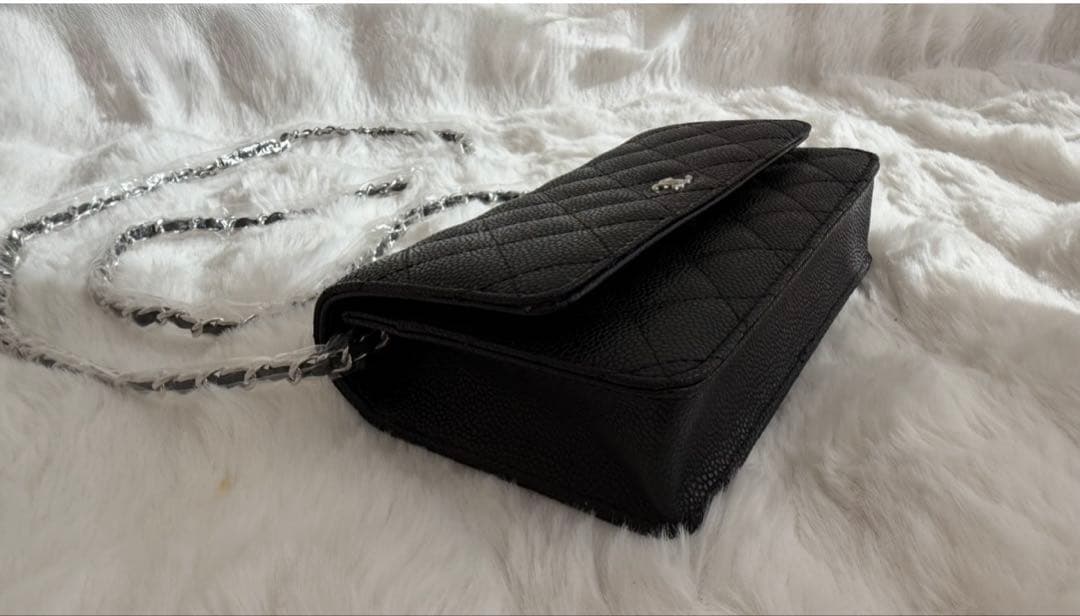 CHANEL チェーン　ショルダーバッグ ブラック　シルバーチェーン