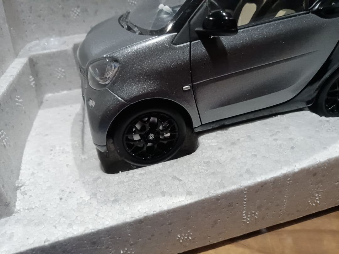 1/18 スマート　フォーツー　ディーラー品　ミニカー　ブラック×グレー