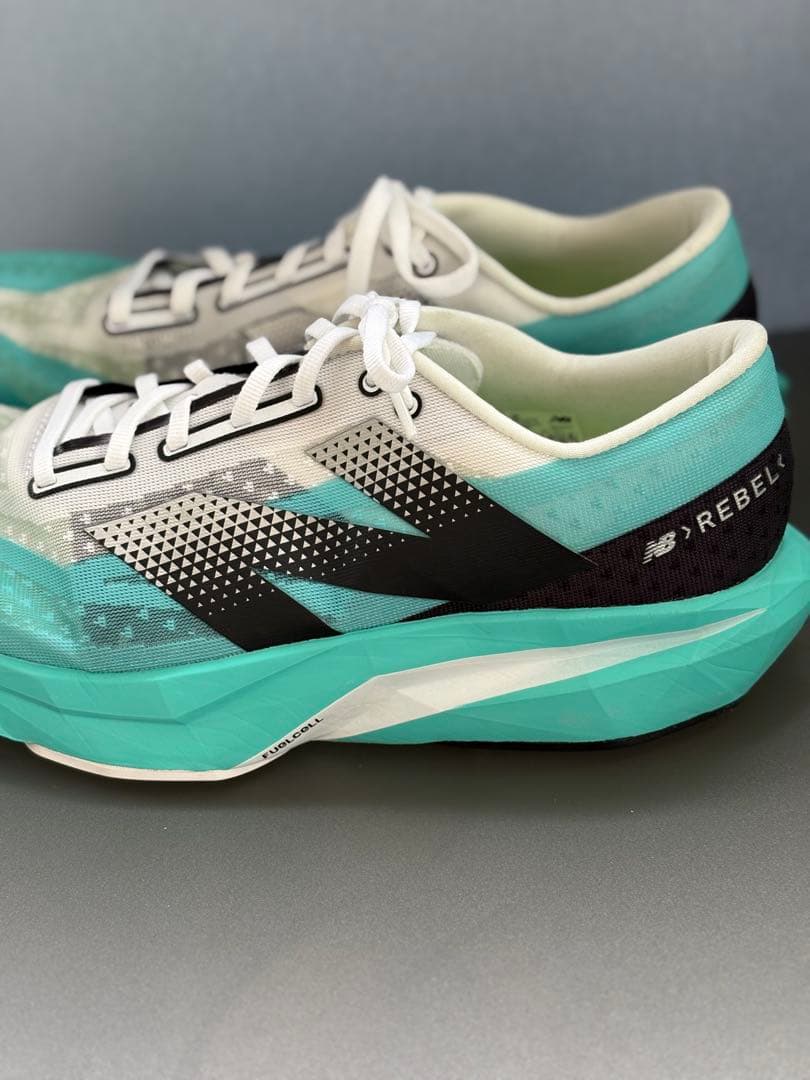 スパイク・シューズ New Balance FuelCell Rebel <No.188>