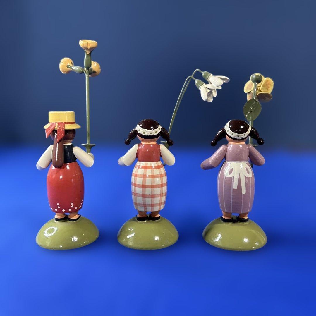 ドイツ製　木製人形　エルツ地方　ザイフェン お花を持つ女の子　KWO工房