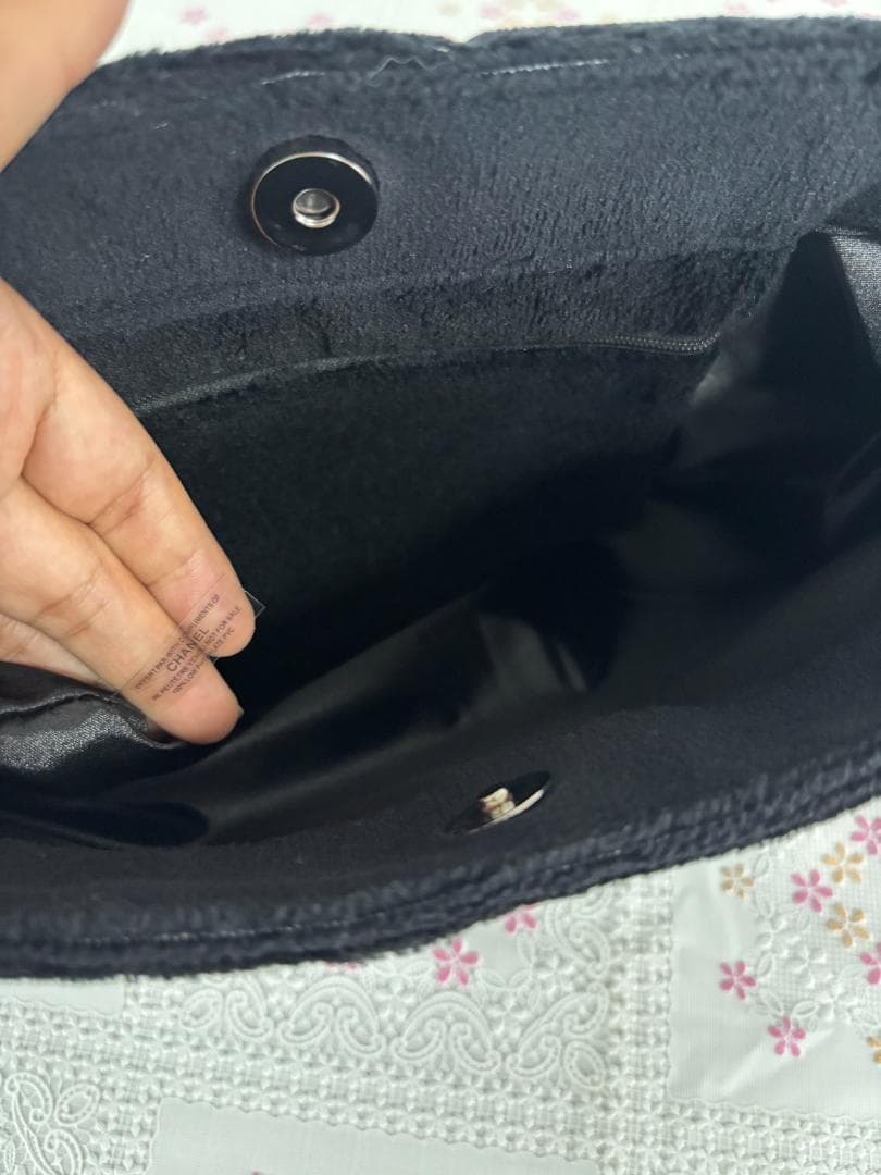 ブラック ショルダーバッグ　パイル生地 メッセンジャーバッグ