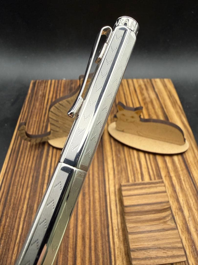 Caran d'Ache ローラーボール エクリドール シェブロン