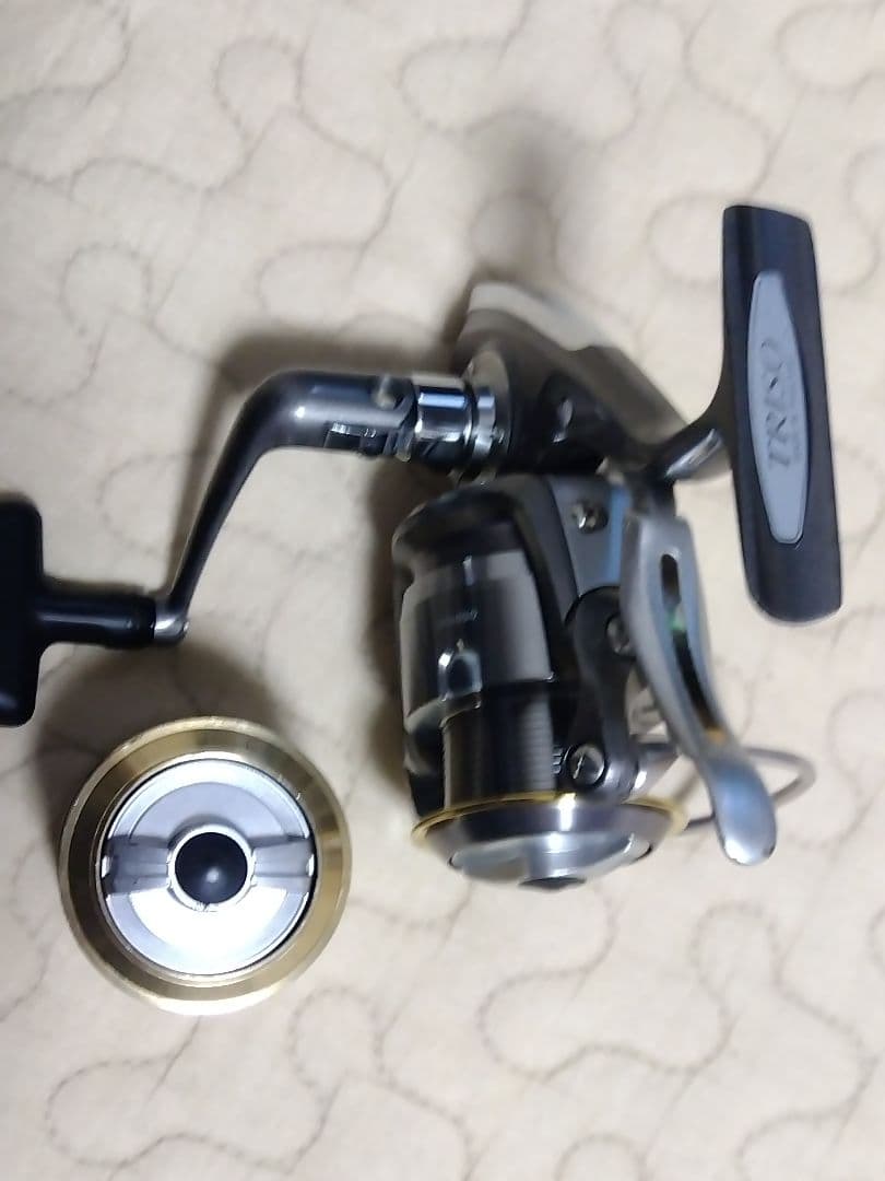 値下げ　ダイワ　07 トライソSHOCK　替えスプールインパルト　2500LBD