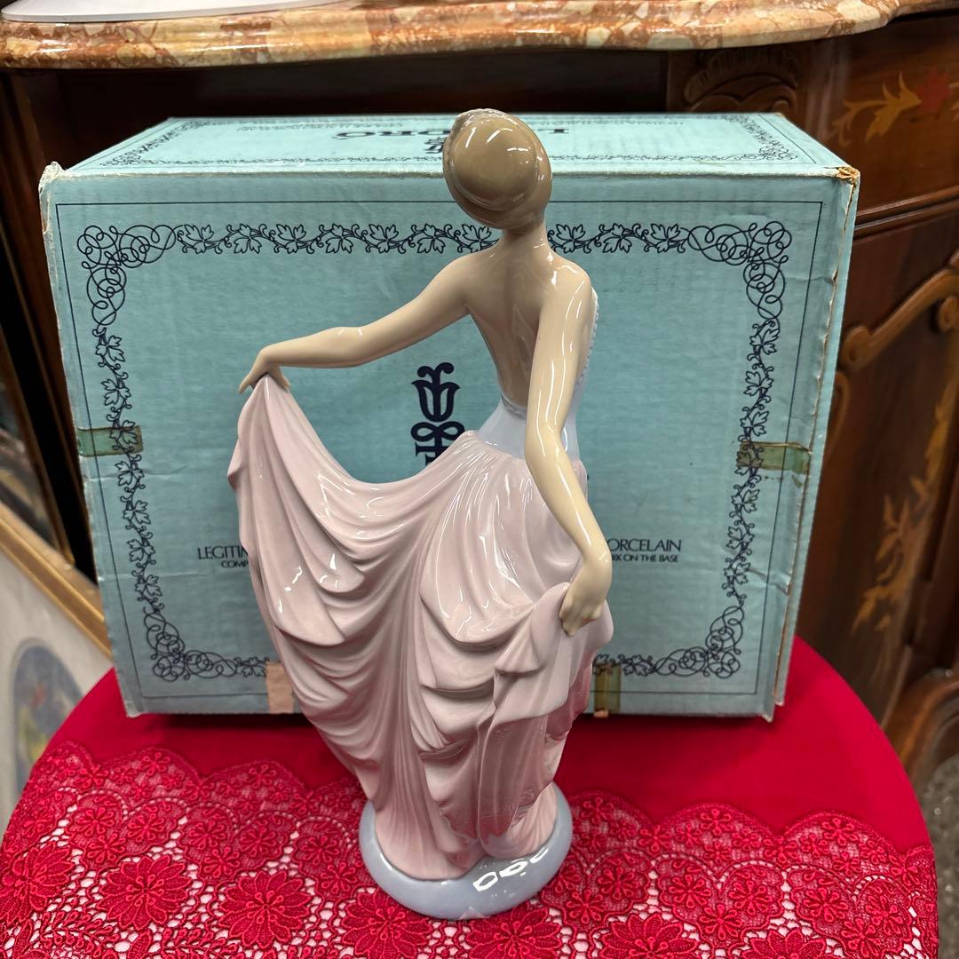 リヤドロ・ 陶器フィギュア 約25cm