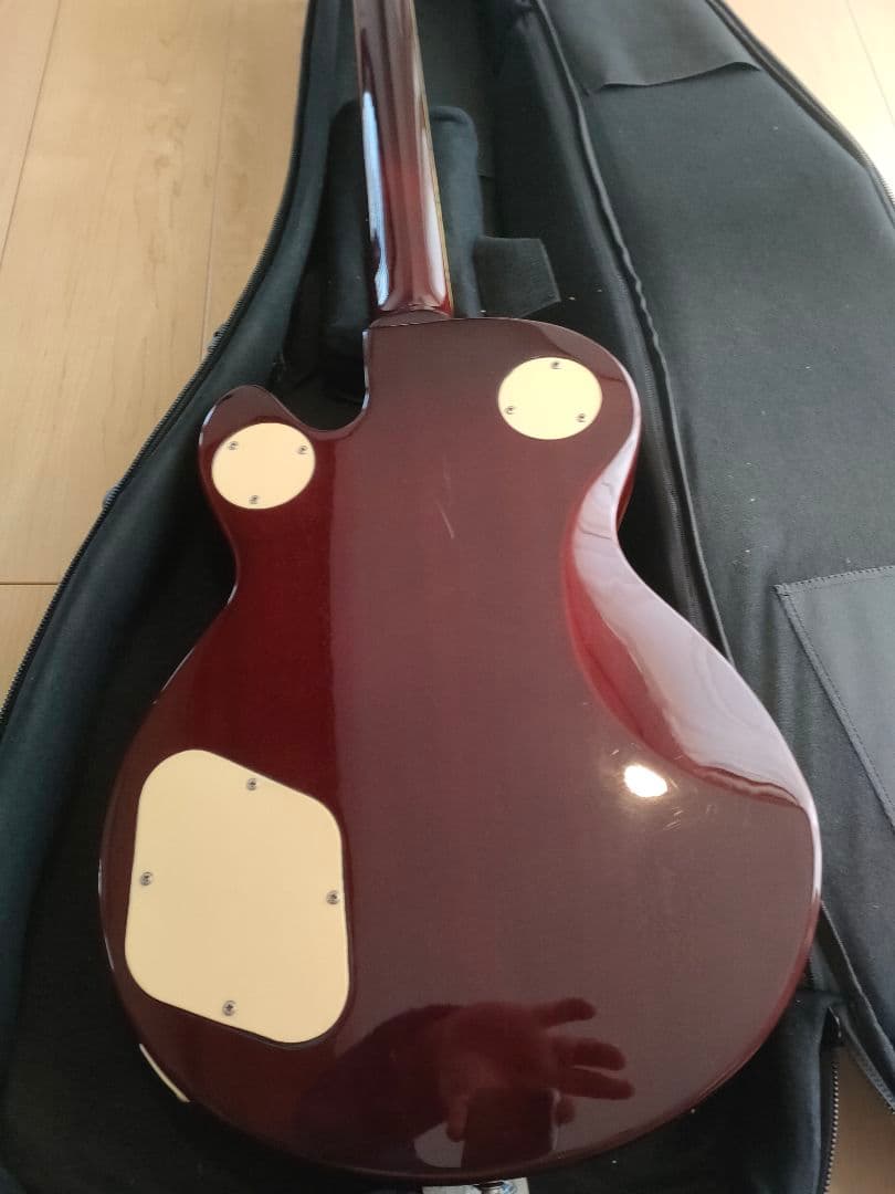 HAGSTROM SWEDE　いい状態　２０１６年の定価税別125000円です。