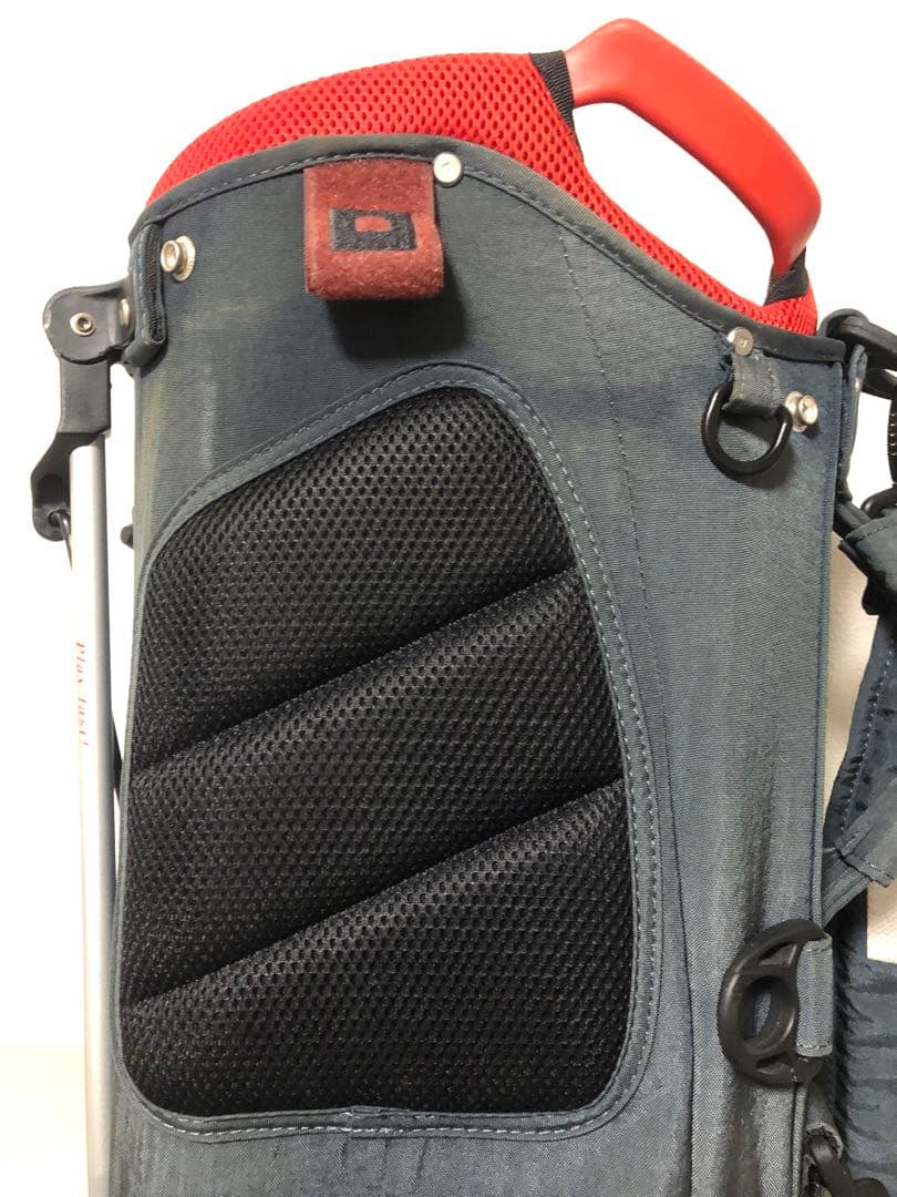 【送料込み】美品　大人気　オノフ　ONOFF キャディバッグ ゴルフバッグ