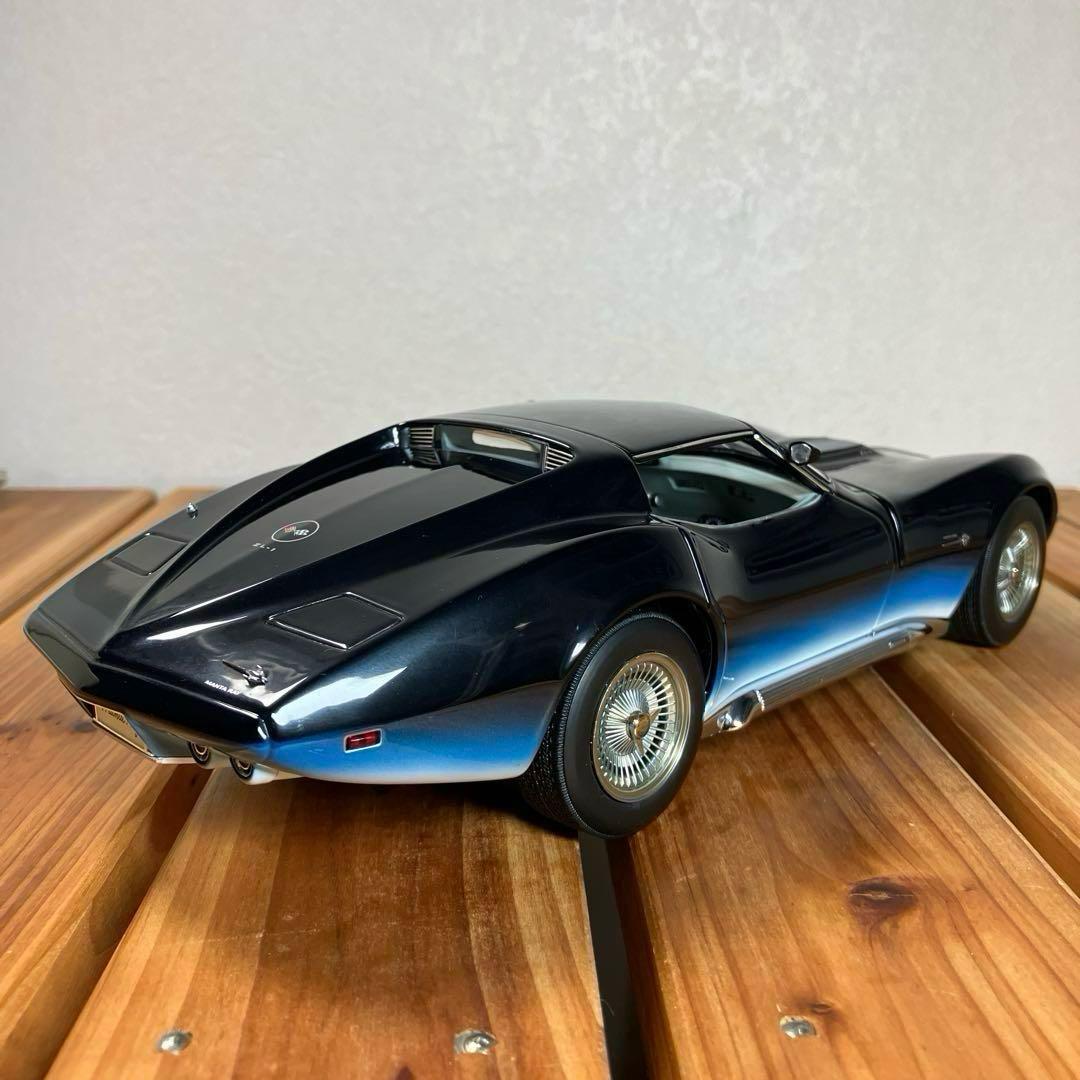 オートアート1/18 コルベット MANTA RAY'68 BLUE