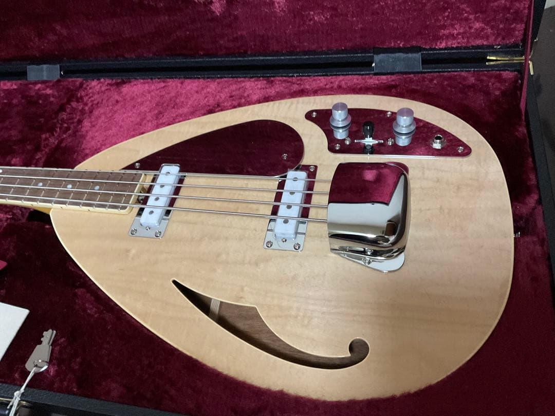 木製ベースギター 2基ピックアップ　VOX ティアドロップ