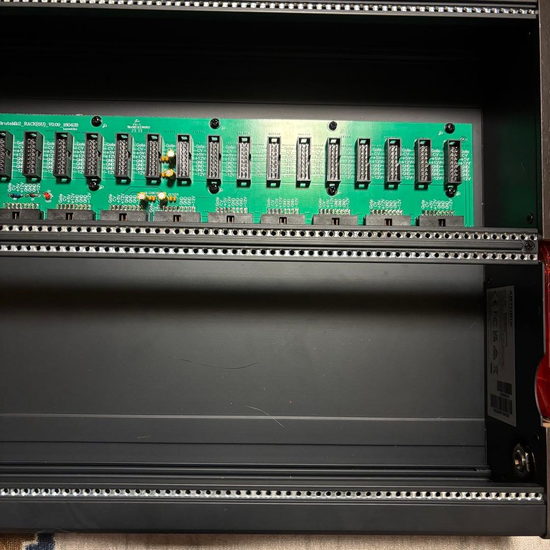 ARTURIA RACK BRUTE 6U Noirモジュラーシンセ ケース