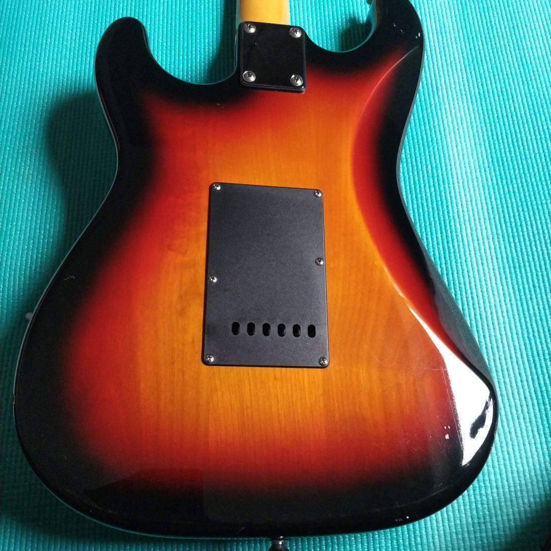 Bacchus ストラトキャスター サンバースト　ユニバース シリーズ