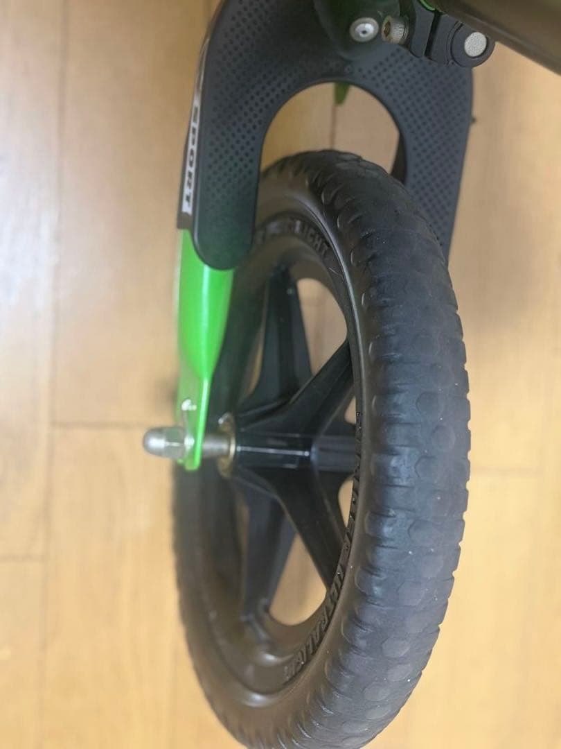 しら　STRIDER 12 Sport グリーン ストライダー