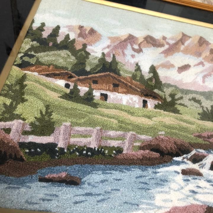 ビンテージ絵画　文化刺繍 山小屋　雪化粧した山脈 ハンドメイド