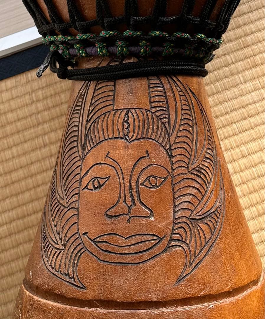 ジェンベ　ジャンベ　彫刻顔付き ギニア　コートジボワール　マリ