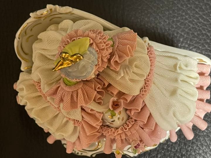 Dresden レース人形　花を愛でる貴婦人　大　アンティーク
