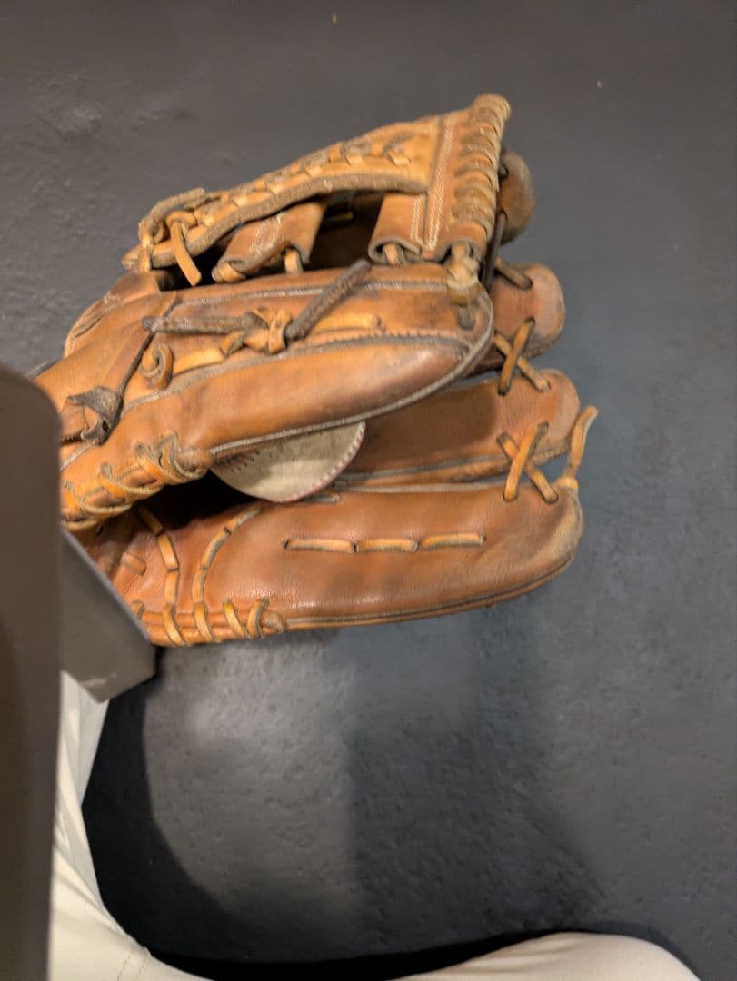 超sale!　硬式　軟式両用に購入　内野手グローブ 右 レザー　即戦力　コユニ