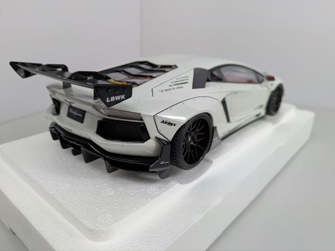 1/18 ミニカー ランボルギーニ アヴェンタドール リバティウォーク Aa