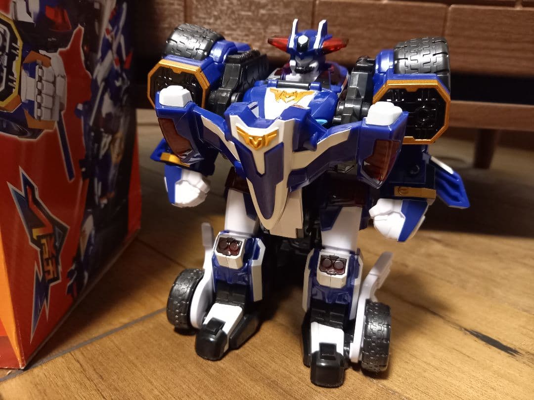 トボットV ２体+ストームジョーセット