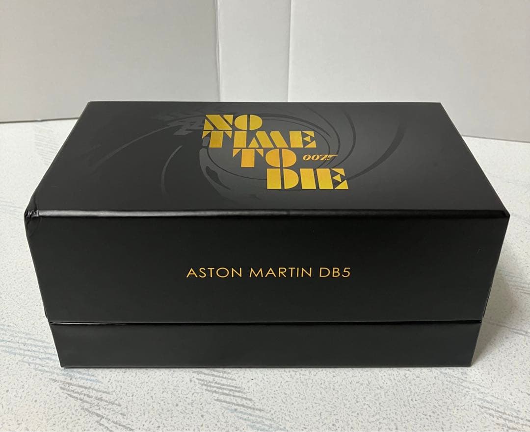 ジェームズボンド　アストンマーティン　DB5　モデルカー 　1/36