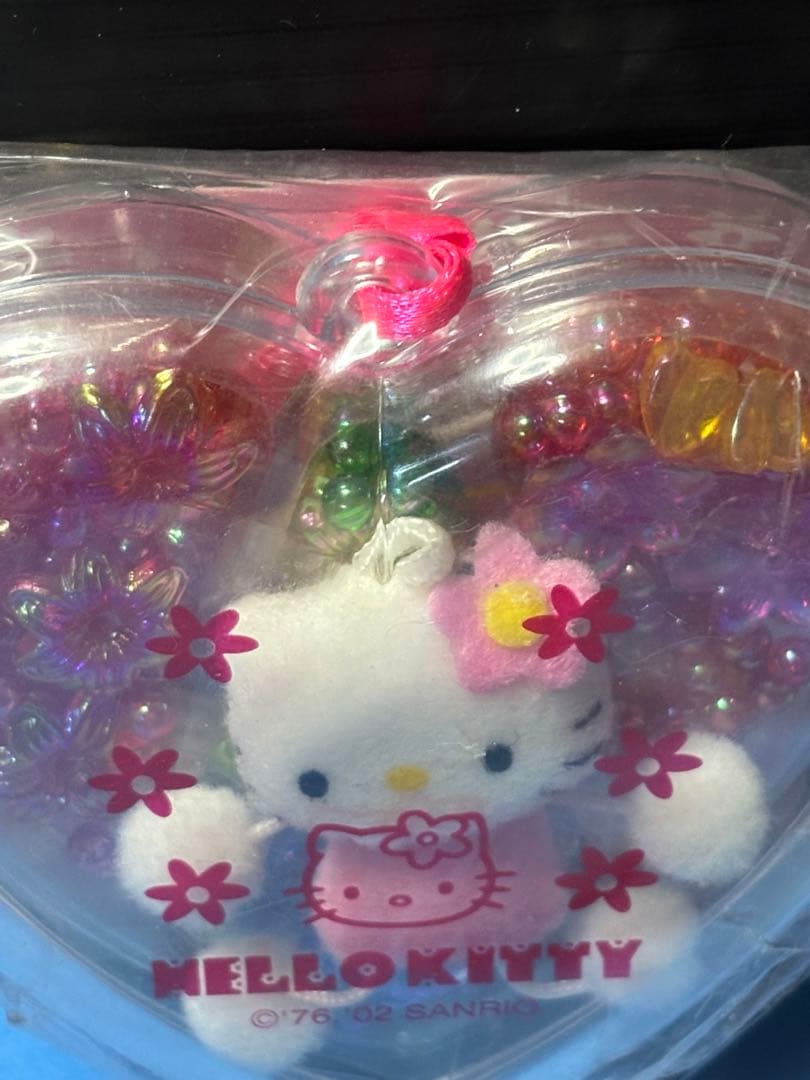 サンリオ　キティ　マスコット付きビーズセット　2002 レトロ 希少