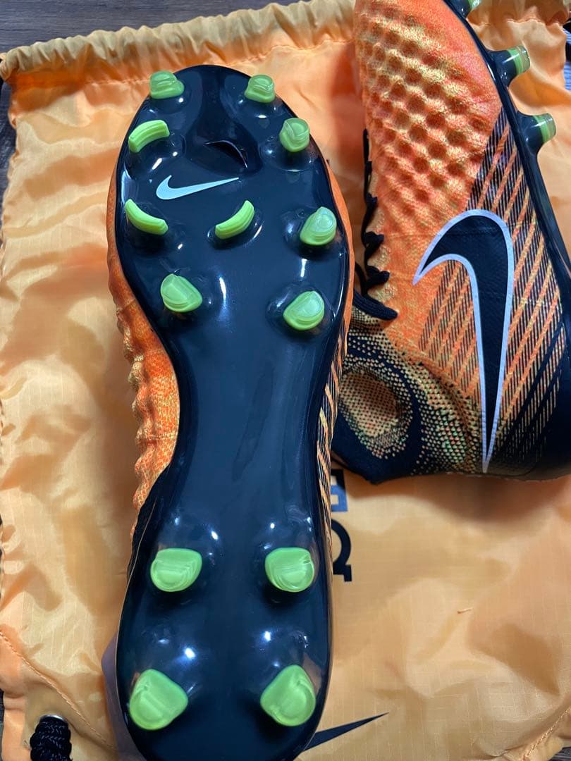 【値下げ】【新品未使用】ナイキ マジスタ オブラ 2 FG 24cm