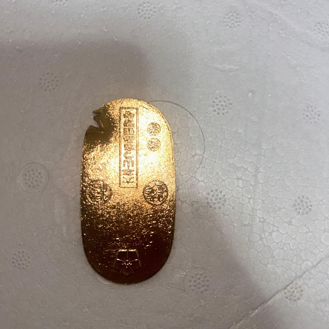 金色模様入りコレクションアイテム 約10cm 22g,21g 2個