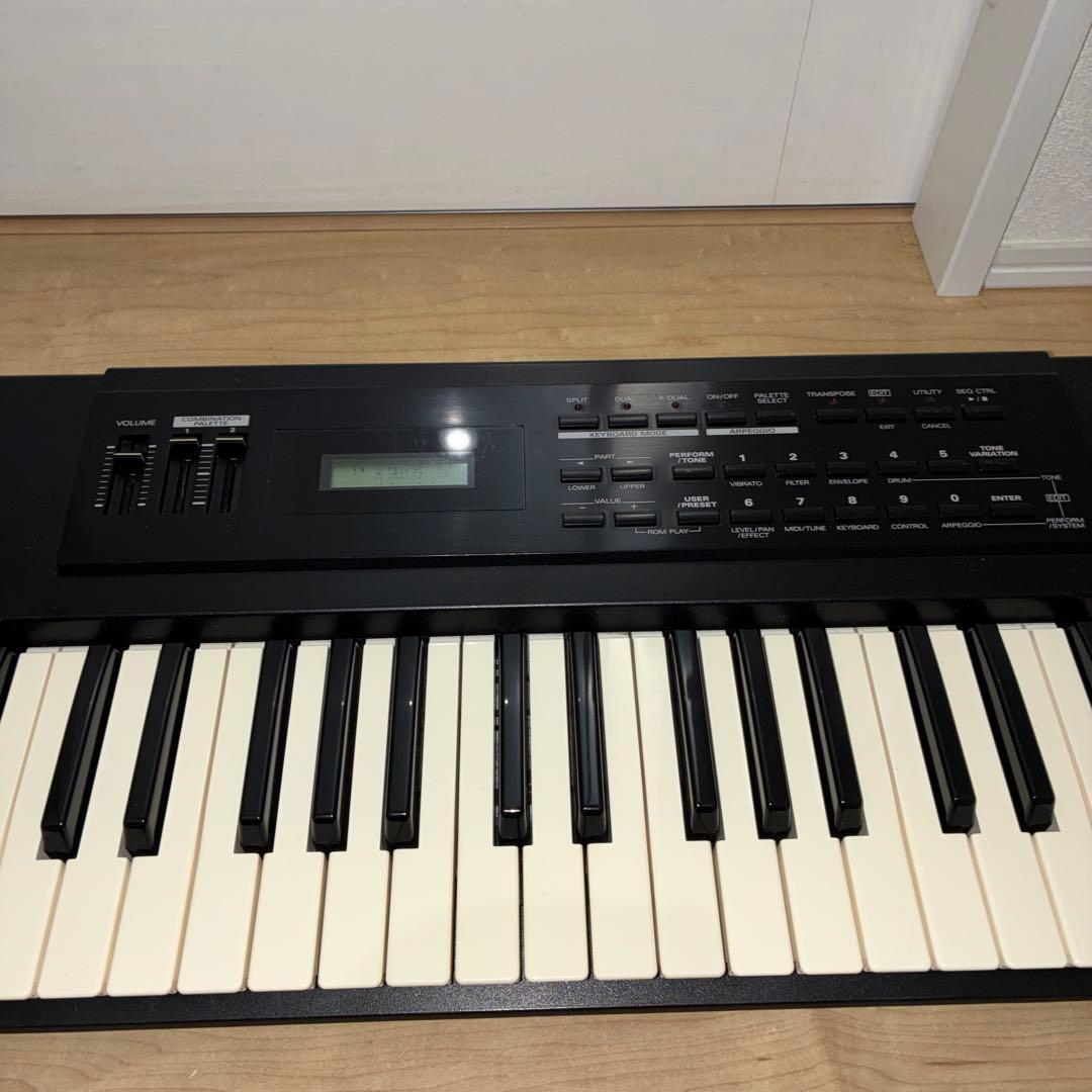 動作ok Roland　XP-10　シンセサイザー　名機