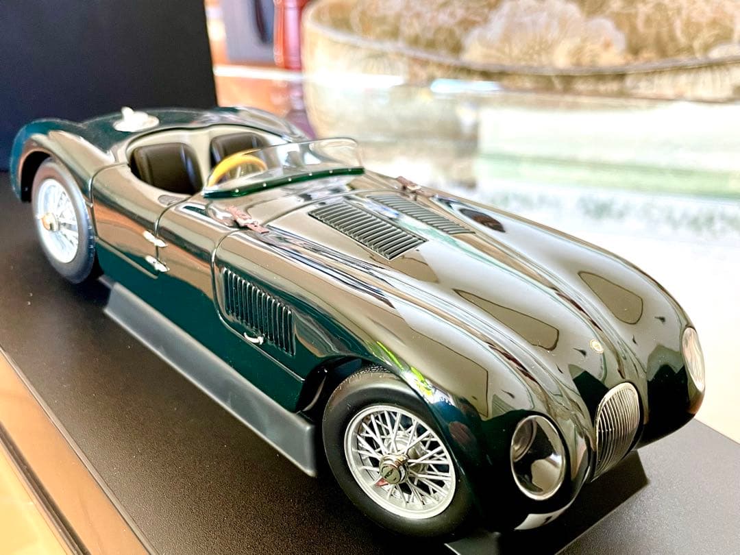 1/18 オートアート ジャガー Cタイプ ブリティッシュグリーン未展示