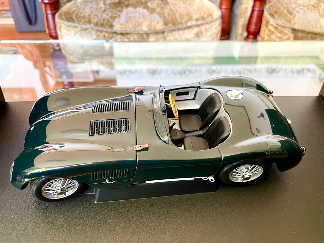 1/18 オートアート ジャガー Cタイプ ブリティッシュグリーン未展示
