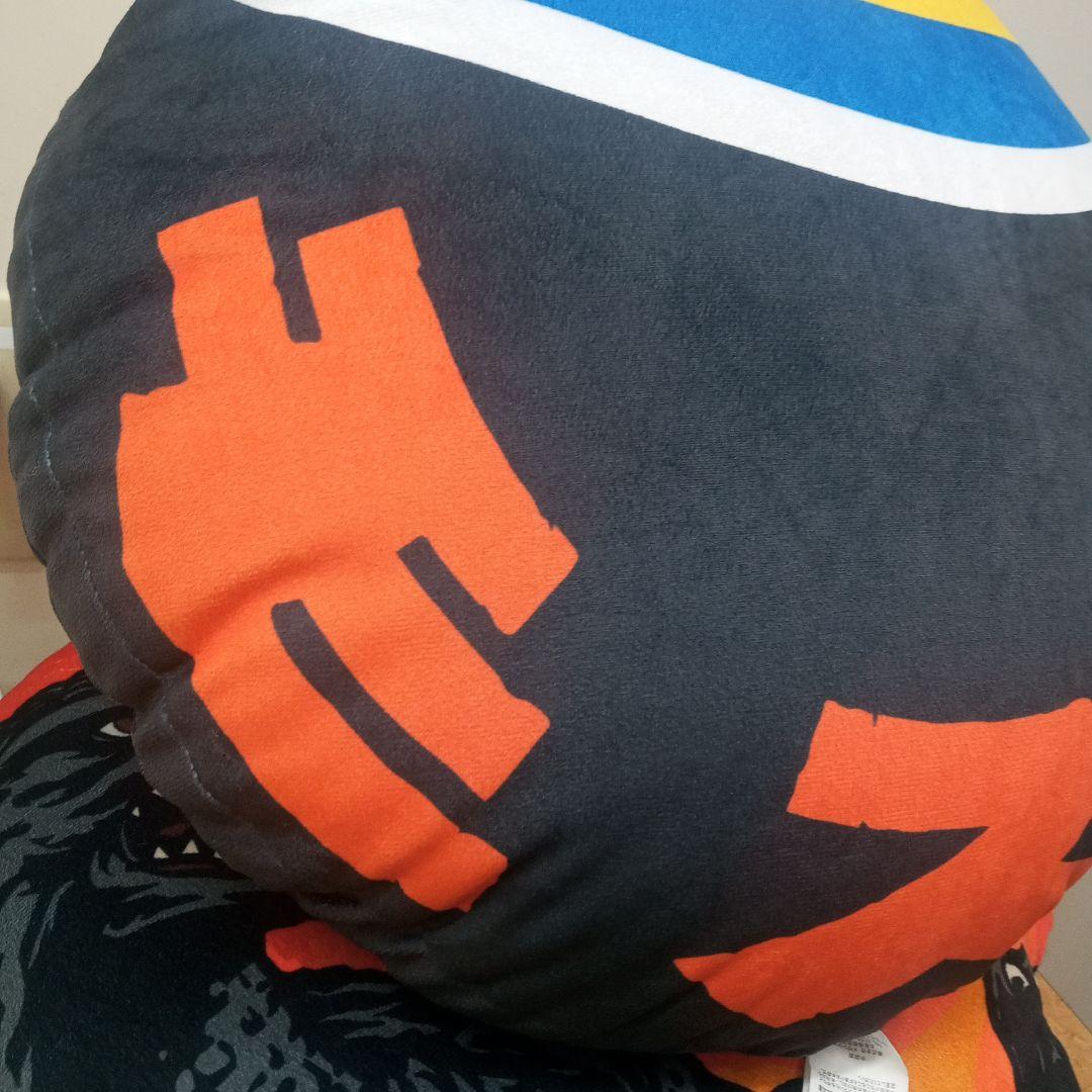 ゴジラ モスラ デザインの円形クッション